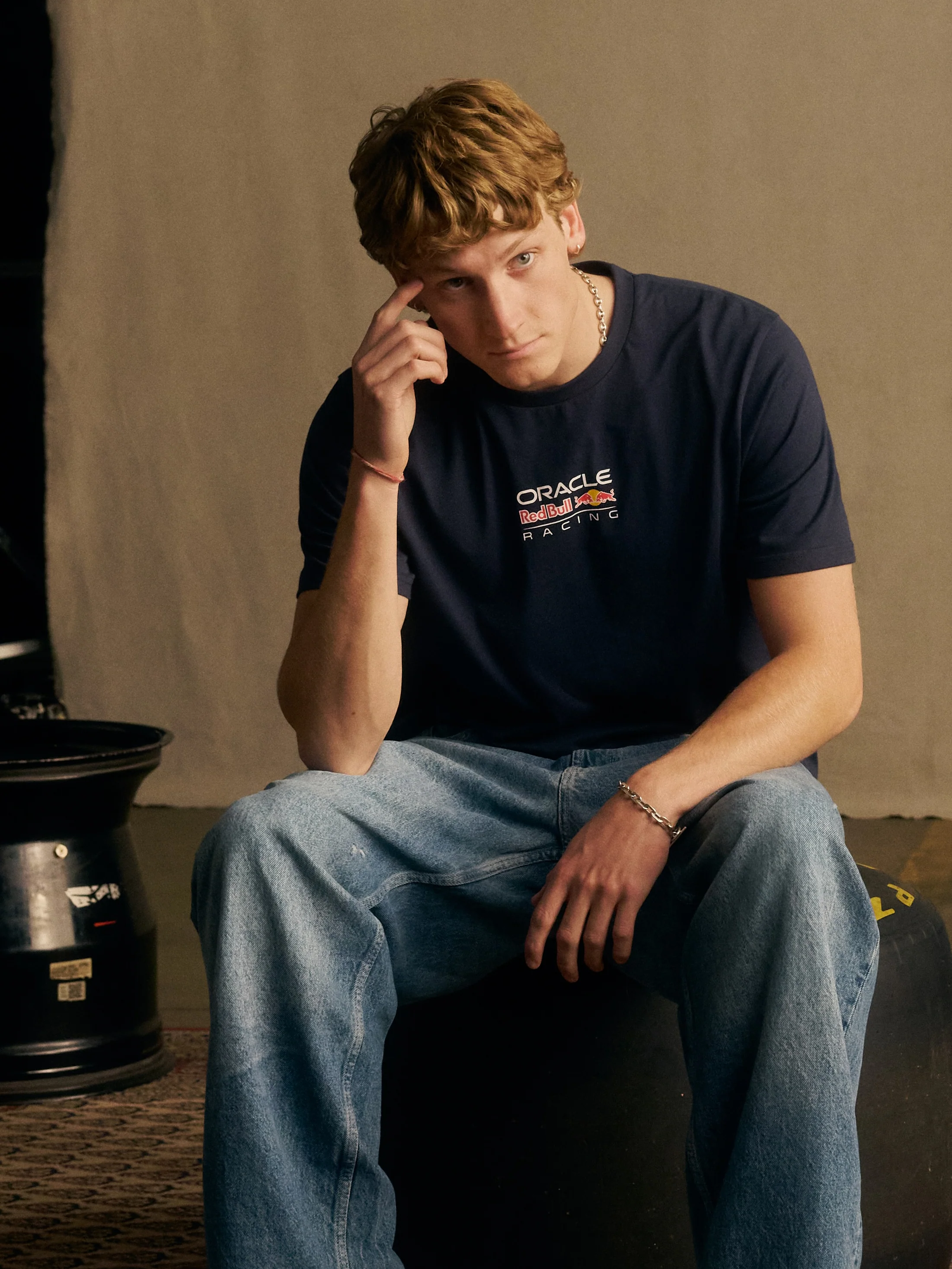 1269-oracle-red-bull-racing-essential-navy-t-shirt-3.webp Oracle Red Bull Racing Essential Navy T-Shirt