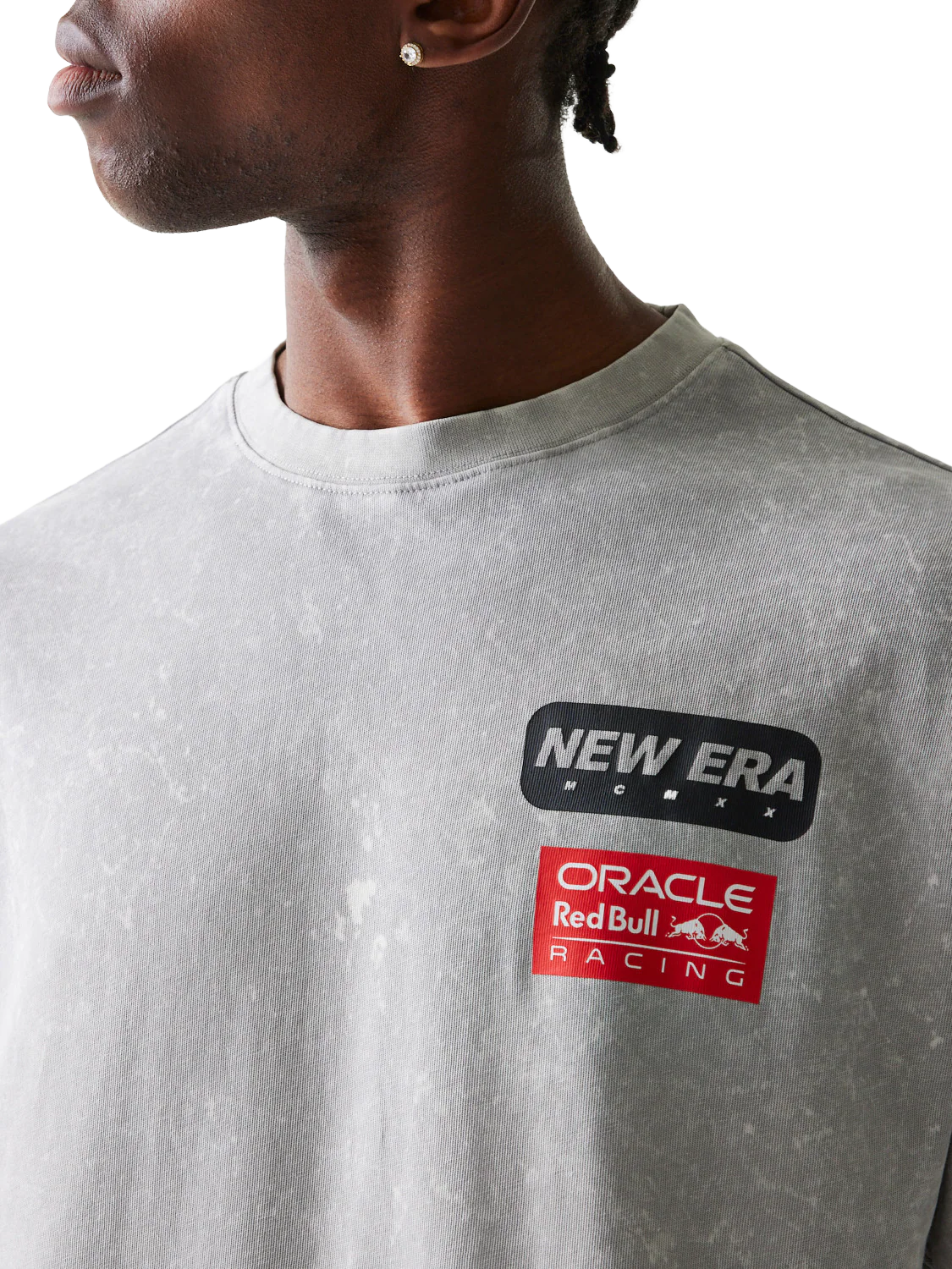 157-oracle-red-bull-racing-new-era-graphic-patch-t-shirt-13.webp Oracle Red Bull Racing New Era Graphic Patch T-Shirt