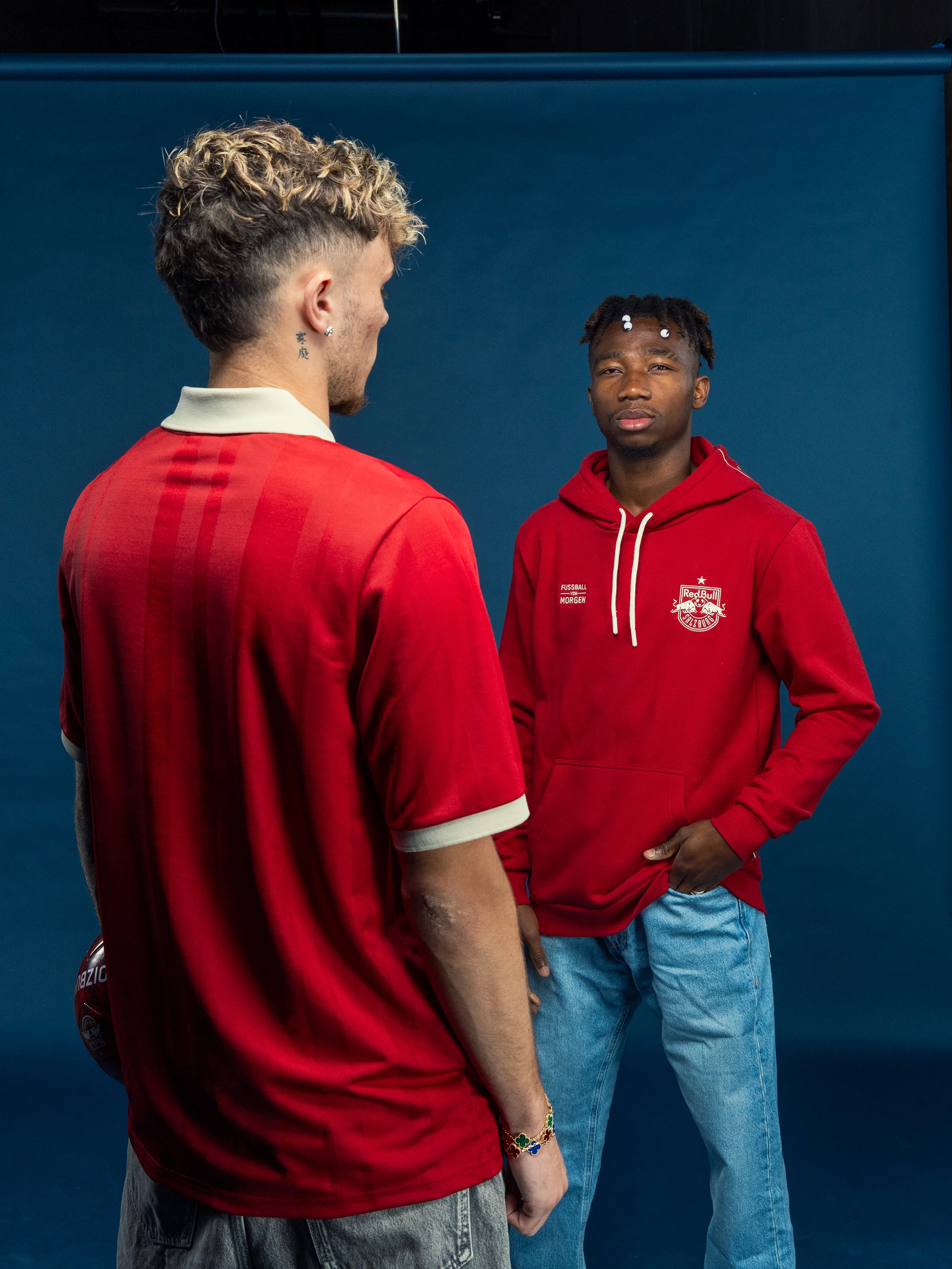 2067-fc-red-bull-salzburg-legacy-hoodie-4.webp FC Red Bull Salzburg Legacy Hoodie