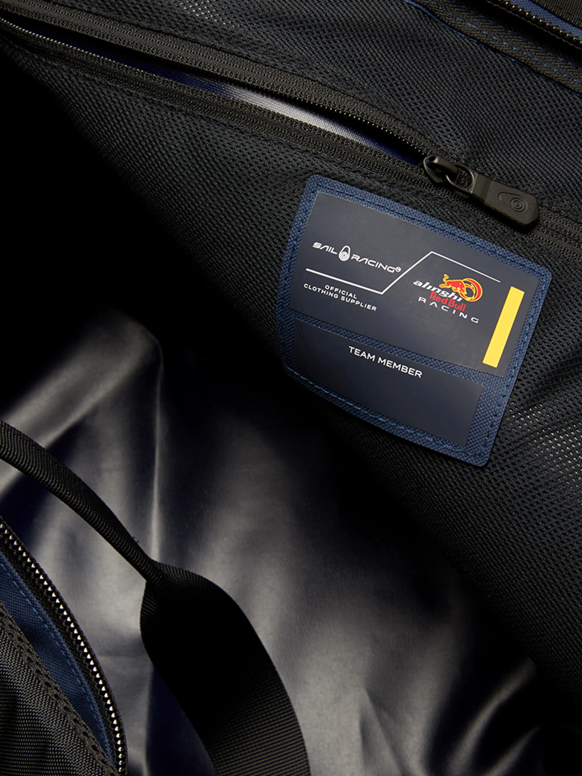 2783-alinghi-red-bull-racing-duffel-bag-5.webp Alinghi Red Bull Racing Duffel Bag